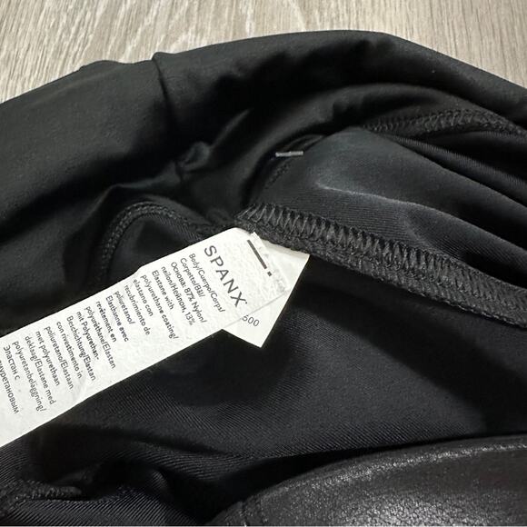 Spanx Faux Leather Mid Rise Moto Leggings in Very Black Size M - Picture 10 of 13